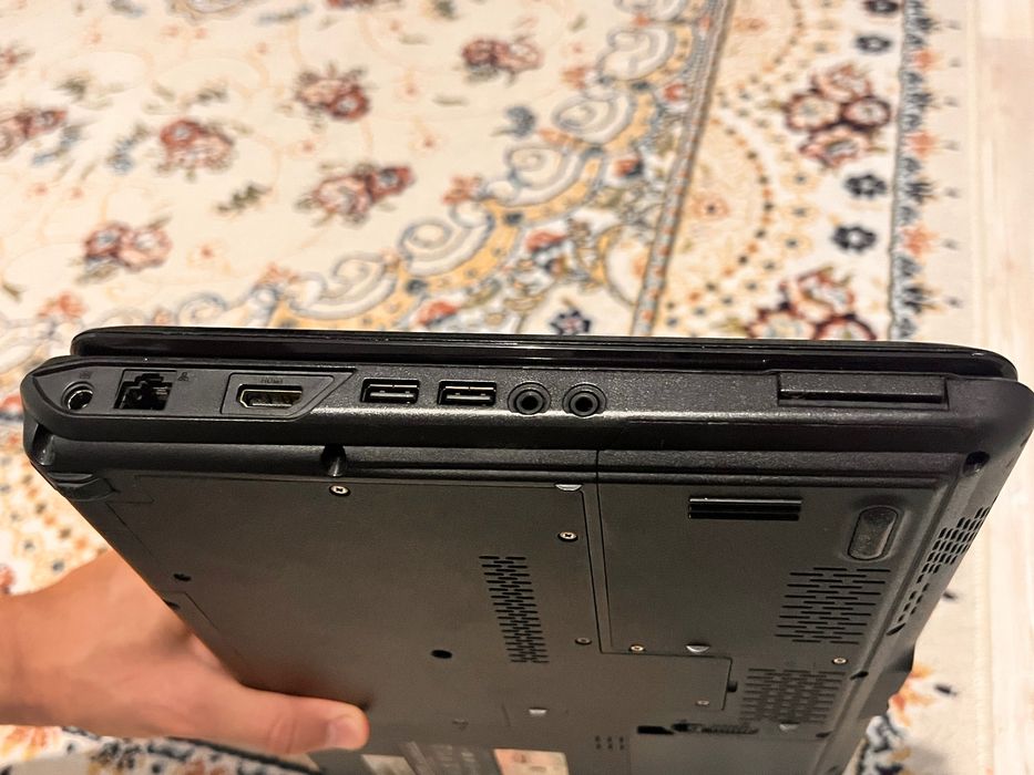 Ноутбук ASUS (без зарядки)
