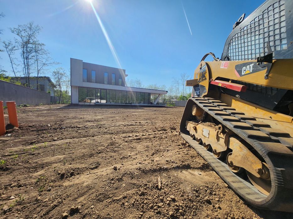 Inchiriere MiniExcavator Sapat BobCat Defrisare Compactor De Inchiriat