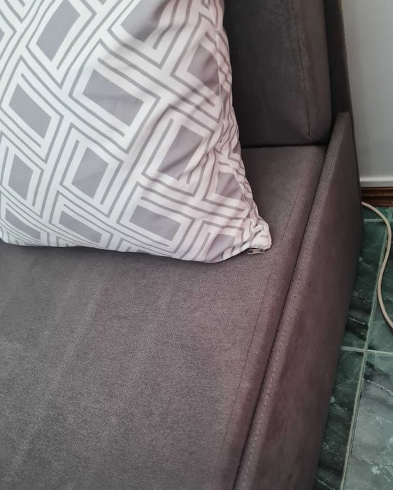 Сив разтегателен диван с функция Сън