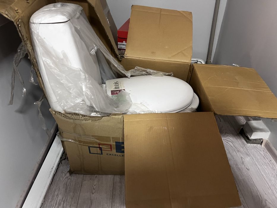 2 унитаза в хорошем состоянии