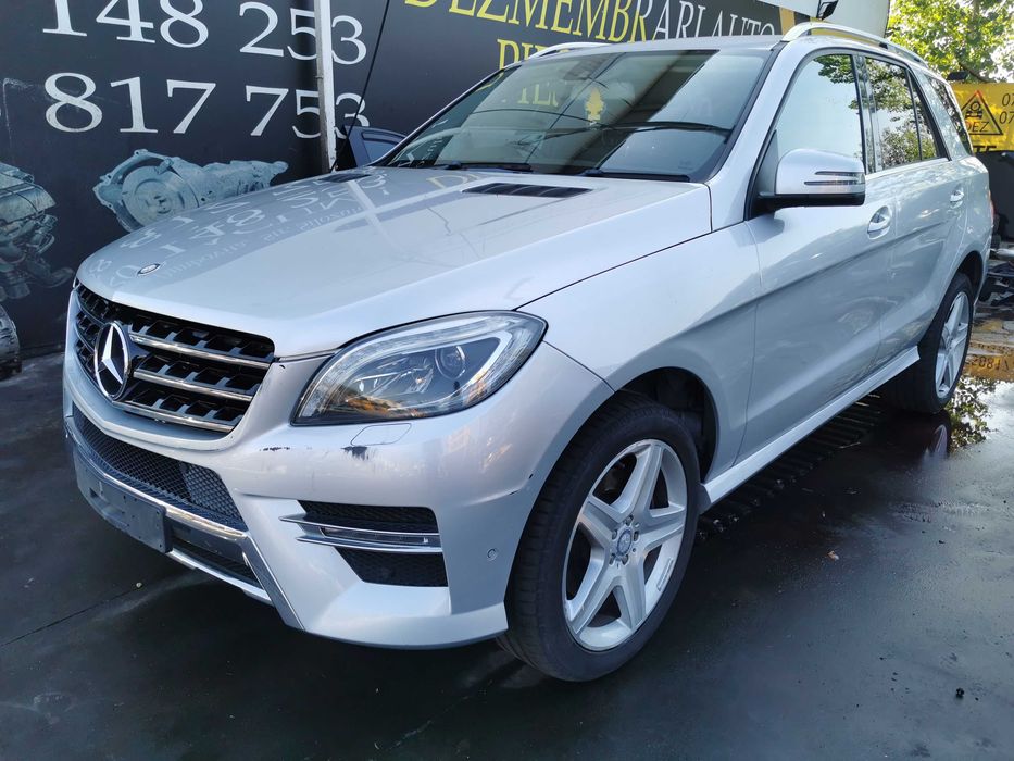 Dezmembrez mercedes ML 350d w166 AMG/bara fata amg/capota/far/aripa/