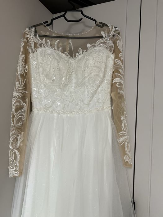 Продаю белое платье (состояние ОТЛИЧНОЕ)