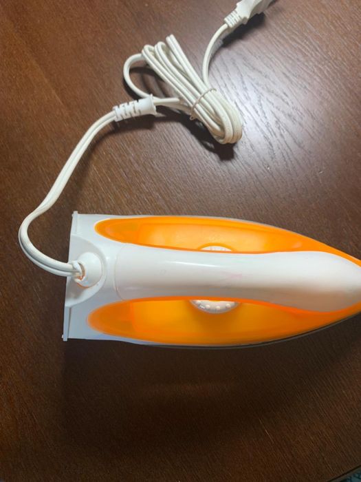 Продается утюг 1500