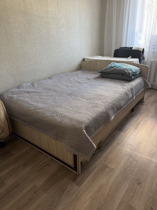 Продам кровать 140*200 с матрасом