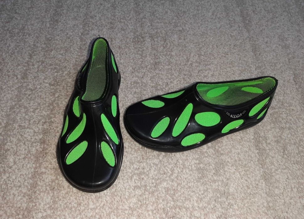 Papuci de apa Aqua 28/29 noi.