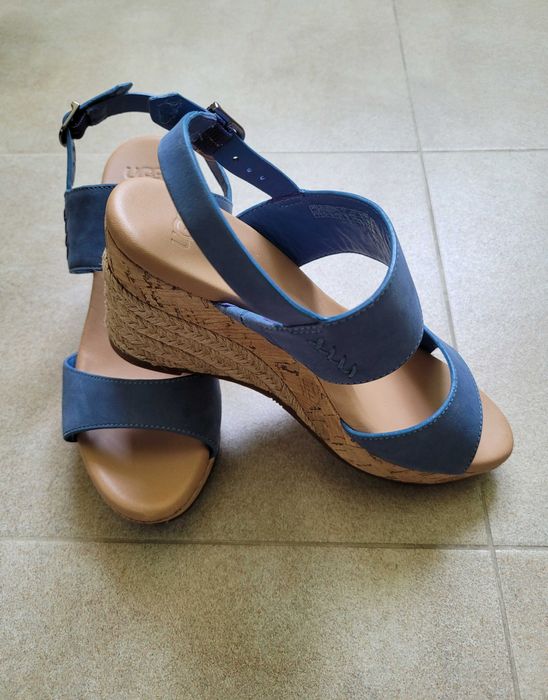 UGG нови сандали с подарък втори чифт на ТОП цена