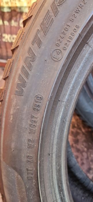 2 Anvelope Pirelli 245 45 R19 la 250 lei ambele.  M+S