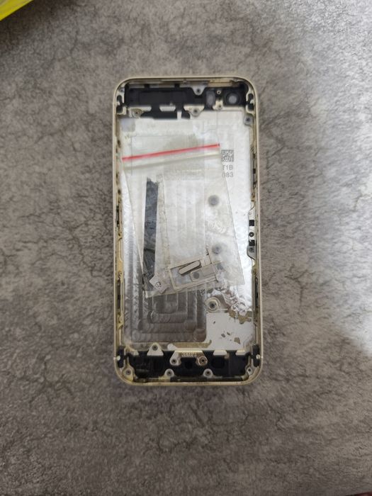iPhone 5s gold korpus sotiladi yaxshisi holati alo narxi kelishiladi‼️