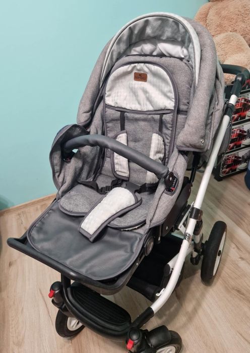 Бебешка количка Lorelli mia-сива 3в1 въздушни гуми