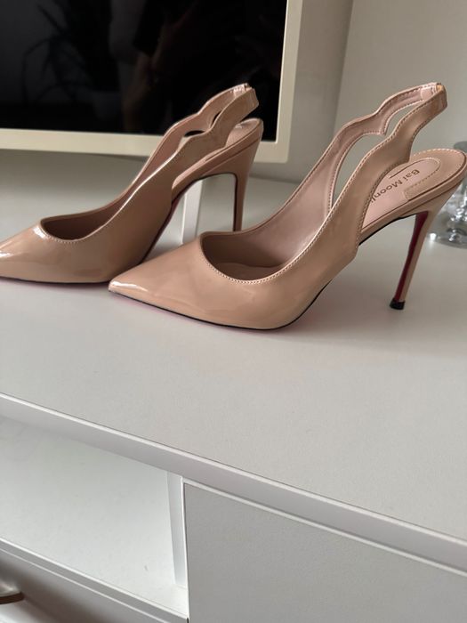 Стилни обувки в бежово