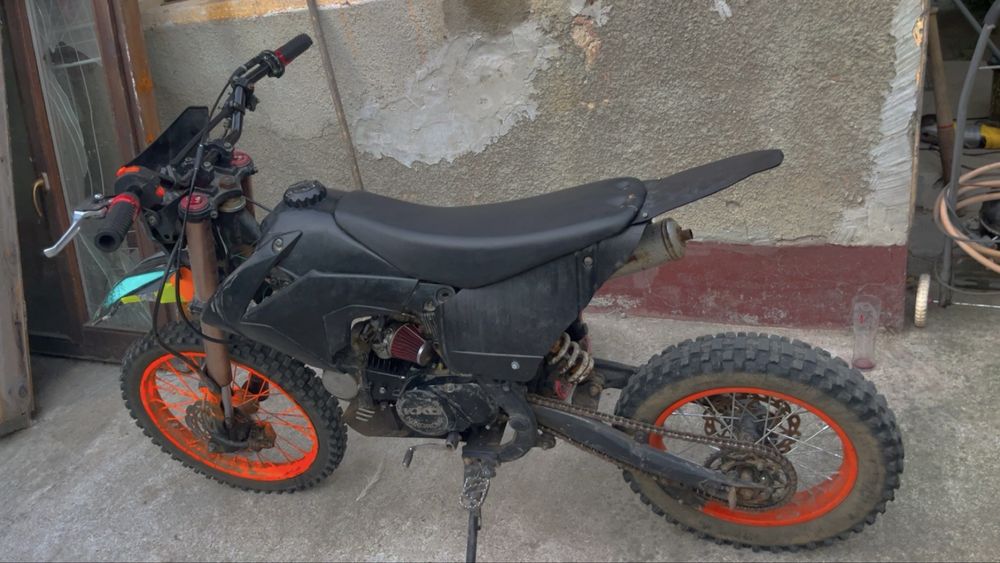 Cross kxd 125 cc SUNATI ! nu lasati mesaje