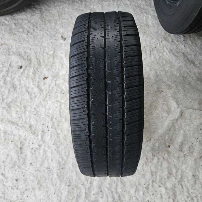 1 бусова гума 235/65R16C Continental VanContact 4Season 121/119Q
