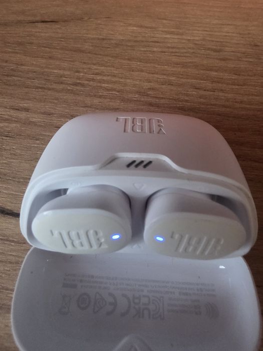 JBL tune Earbuds