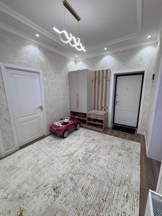 3х комнатная квартира на 1 этаже 106кв/м, в Самарканде