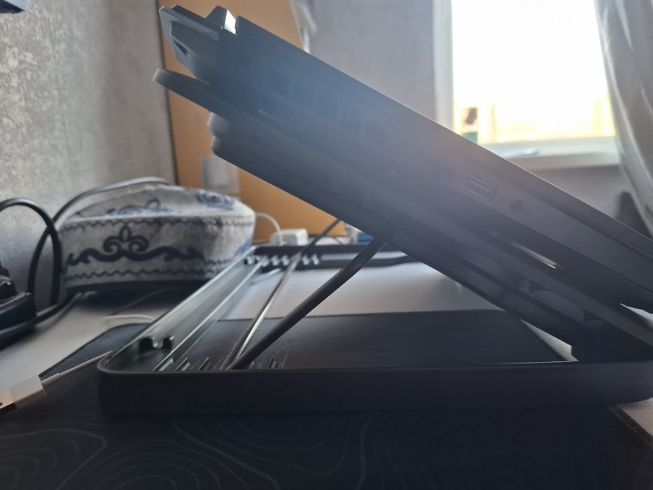 Подставка под ноутбук Defender, 17"