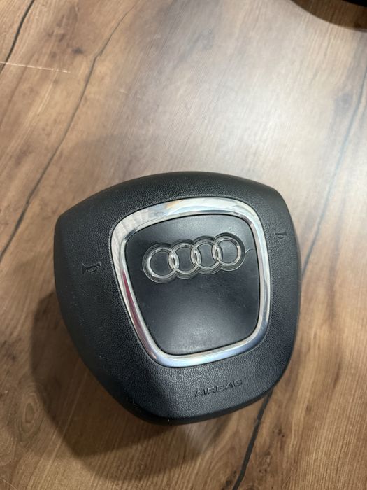Продам руль Audi a4b8