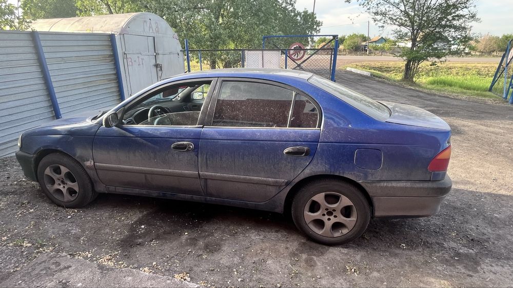 Продам  таета авенсис