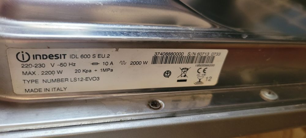 Посудомоечная машинка INDESIT