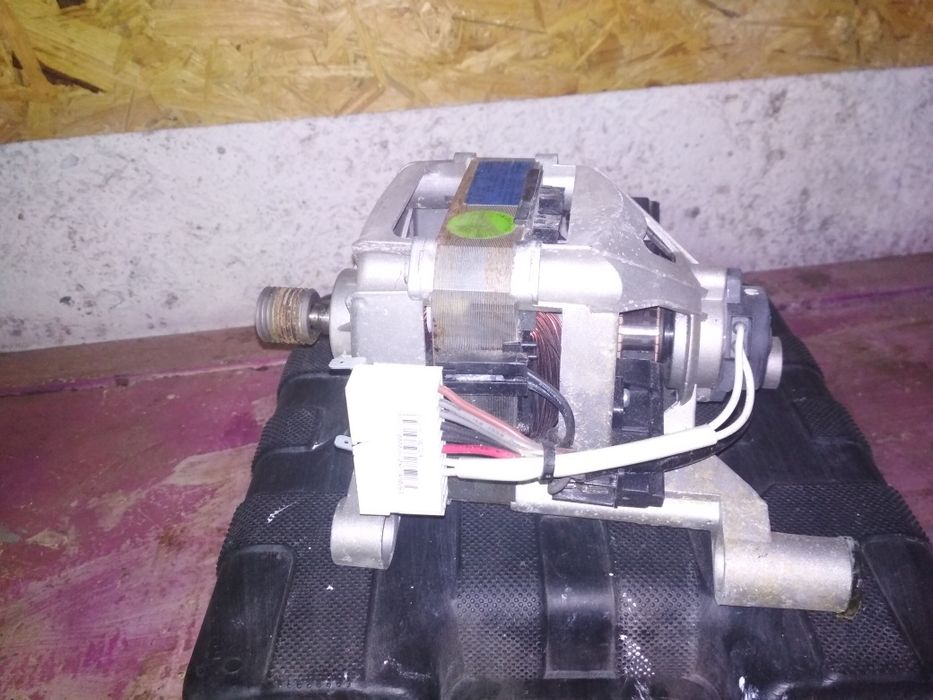 Двигатель от стиральной машины