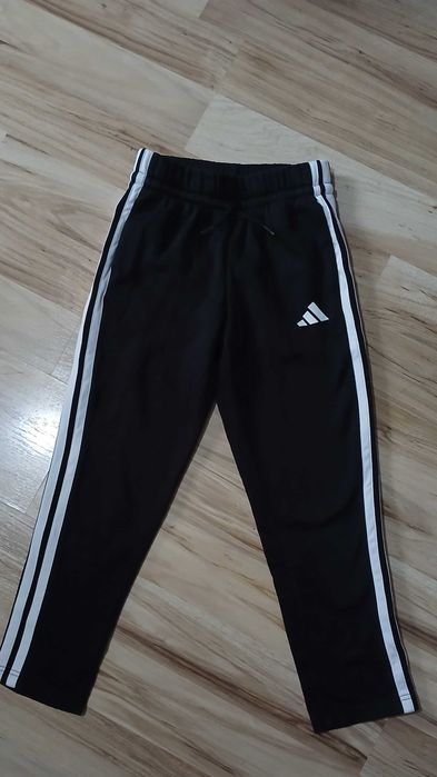 Lot haine fetita,mar 134,stare foarte buna