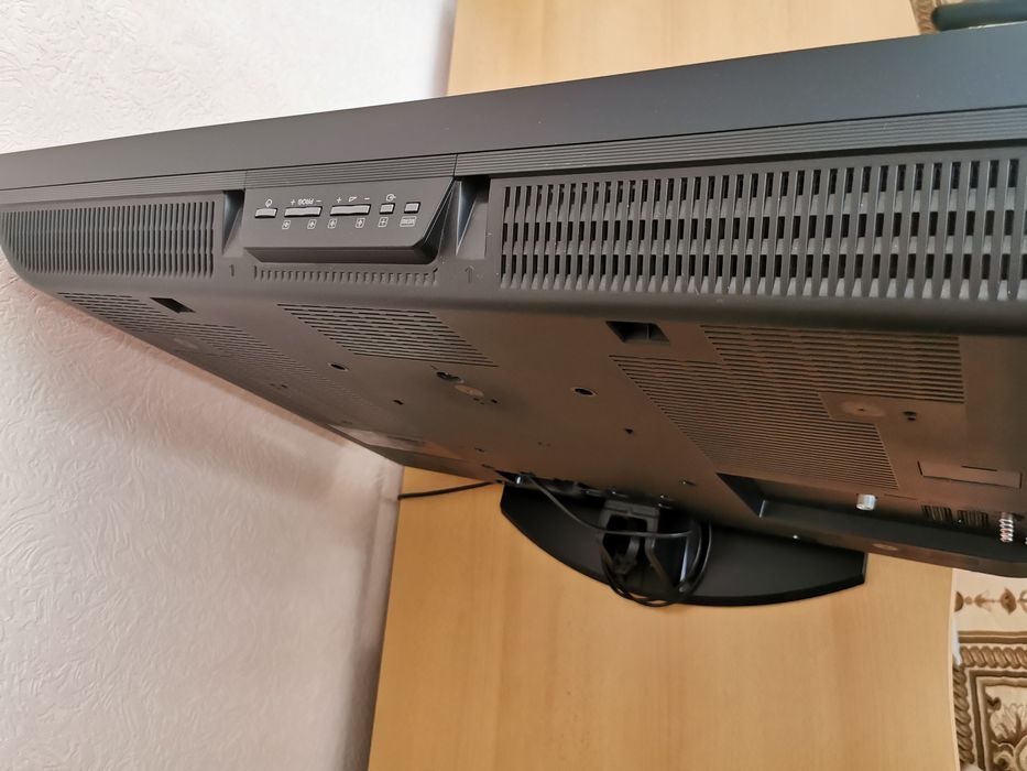 Продам ЖК-телевизор Sony BRAVIA модели KDL-32S4000.