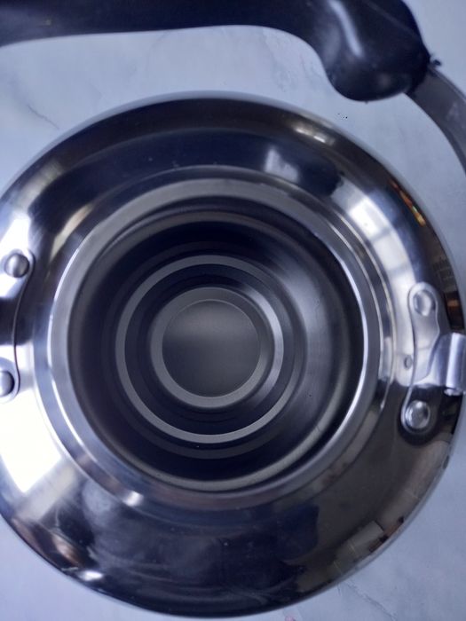 Продам  новый чайник эмалированный