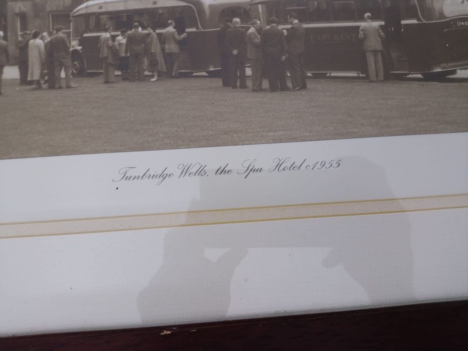 Tablou de Colecție „Tunbridge Wells, the Spa Hotel 1955„ Fotografiată de Francis Frith Printat De Mașini oficiale original Francis Frith Collection