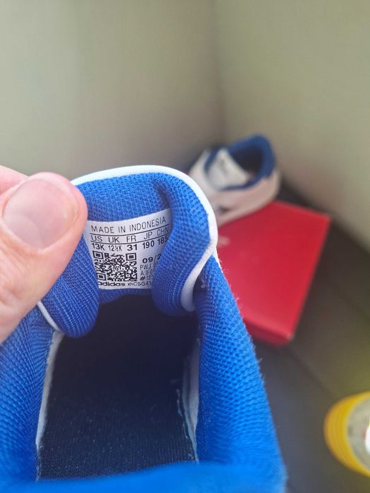 Маратонки Adidas 31