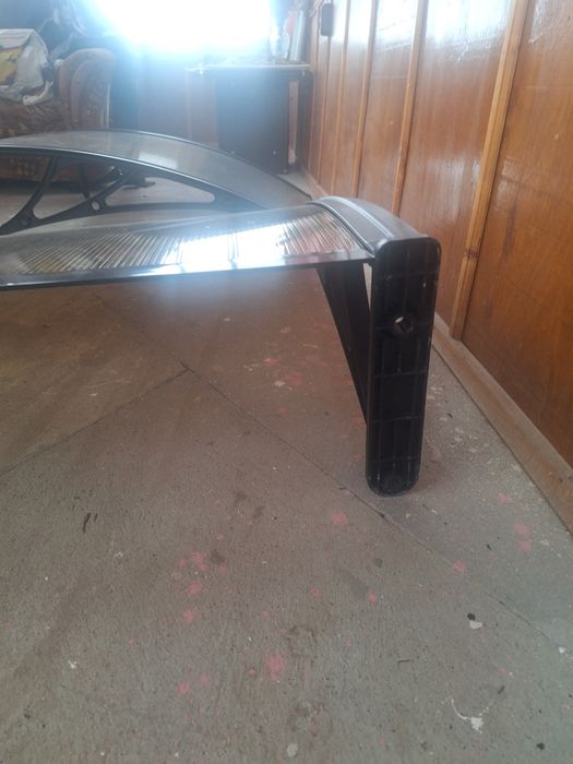 Навес от поликарбонот