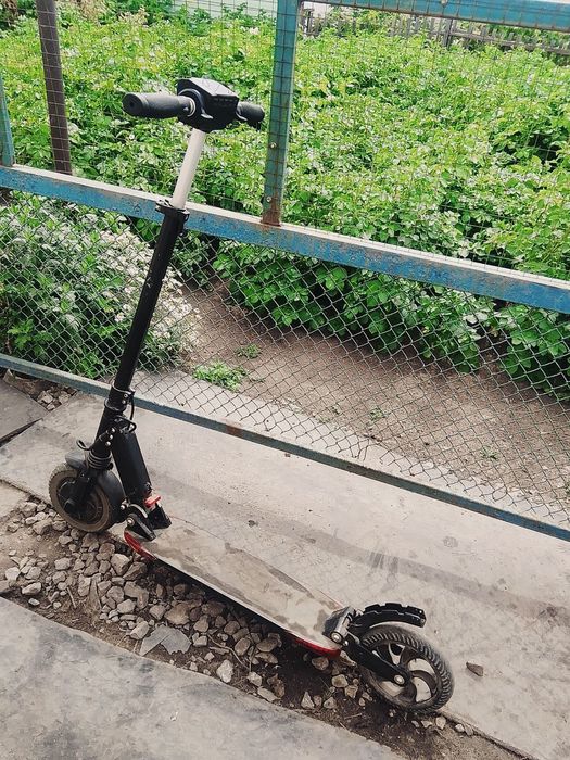 Продам электросамокат