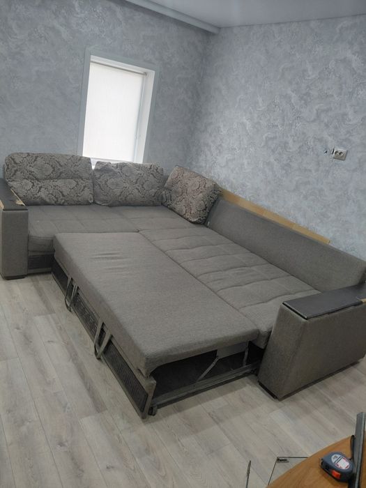 Продам большой Раскладной диван Б/У