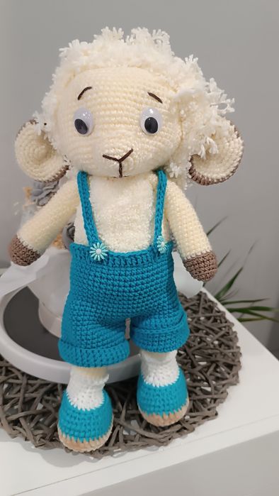 Ръчно плетена овца