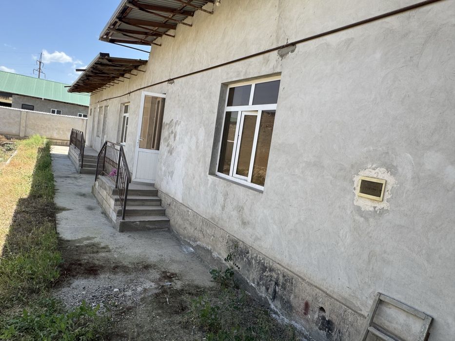 Hovli sotiladi Karmana Dustlik bogishamol
