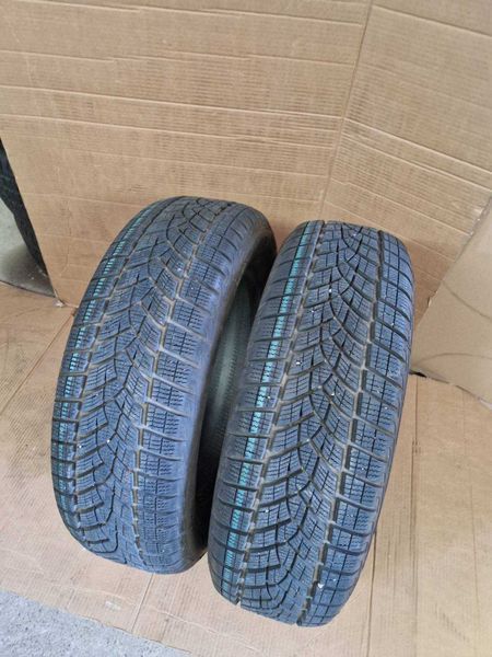 2 Goodyear R17 215/65/ 
зимни гуми 
DOT3018