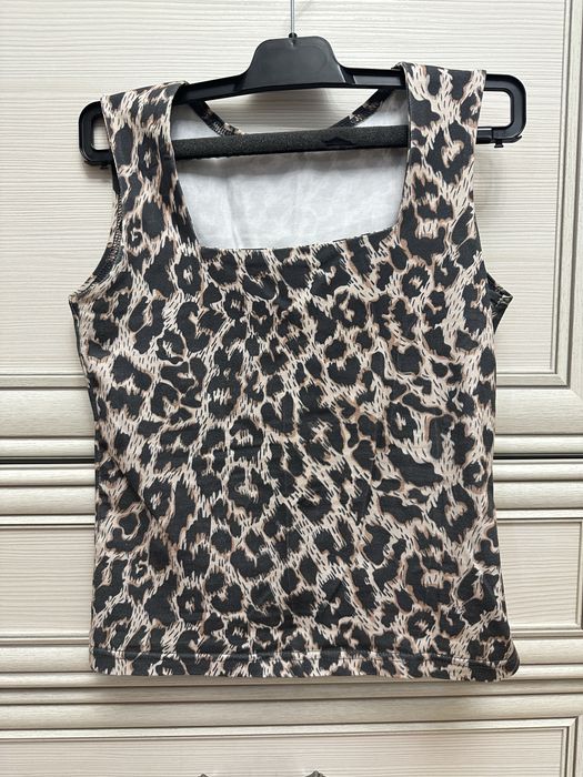 Топ с леопардовым принтом