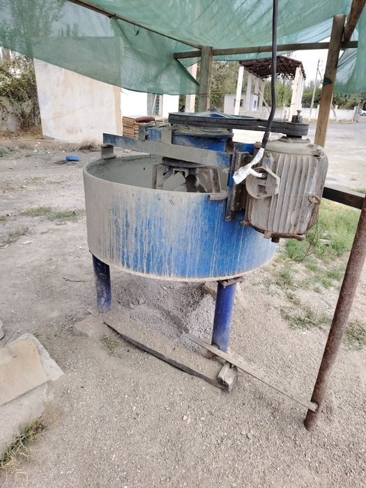 Блок гишт апарат сотилади