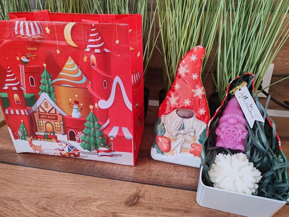 Комплект в метална кутия коледен гном