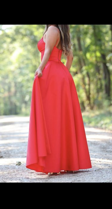 Rochie roșie elegantă