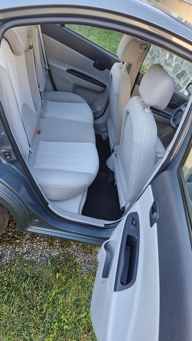 Vând Hyundai Accent 2008 - 1.4 benzină, stare f.buna