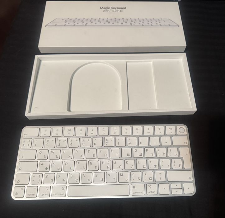 Клавиатура Apple