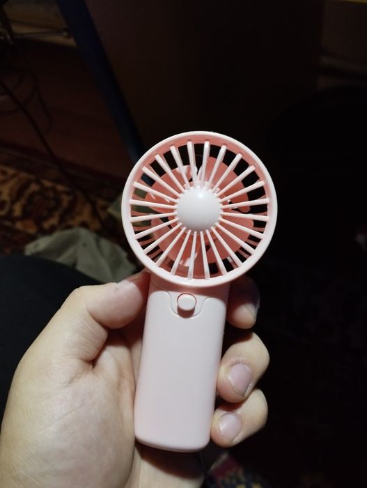 Ручной вентилятор