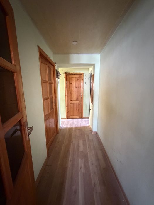 Сотилади  2хона 2 этаж гиштлик дом 6 метр веранда бор вокзал парк