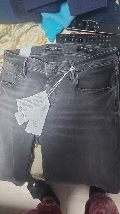 Оригинални дънки на Guess, M