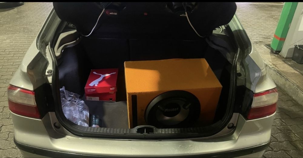 Vand subwoofer auto