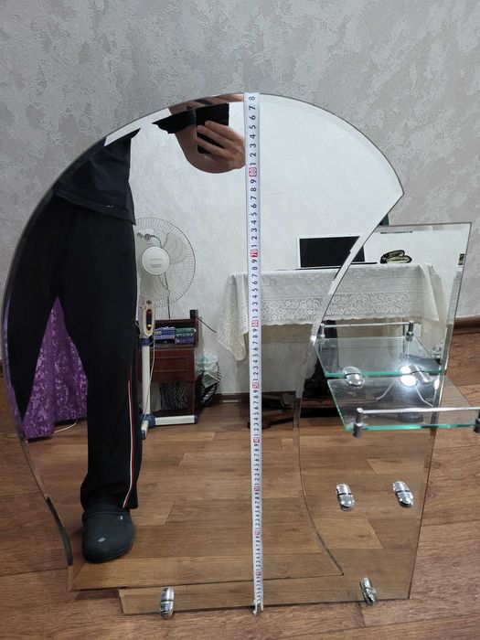 Большое настенное зеркало