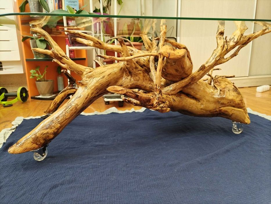 Уникални  маси, ръчно изработени.