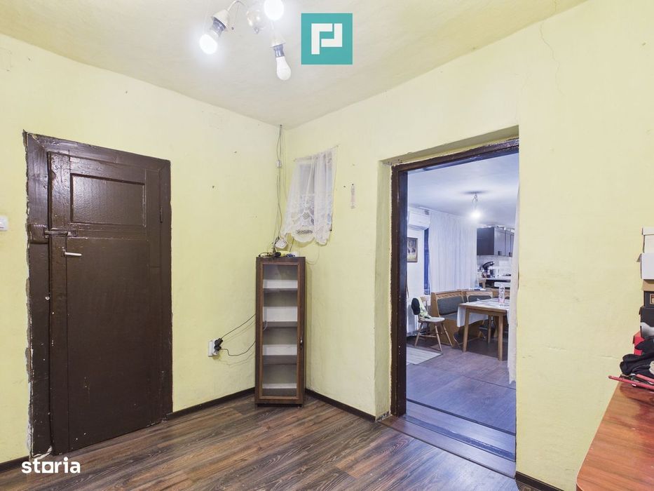 Casă din 2 corpuri cu 5 camere în  Lőkösháza