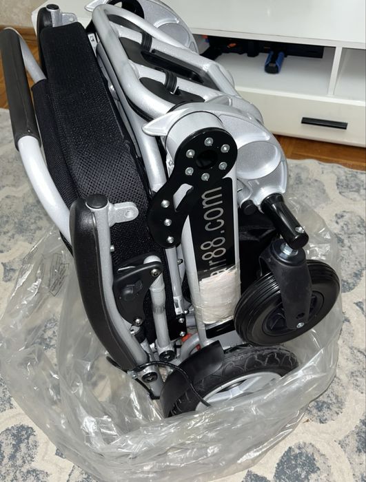 Электронная инвалидная коляска