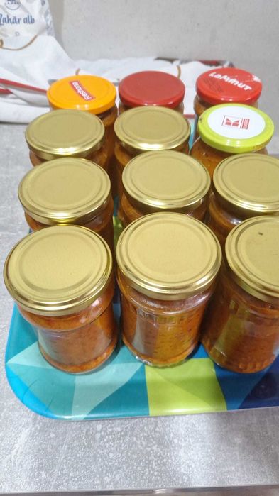 Zacusca de vinete si vinete coapte, ambalate în pungi vidate si congelate!