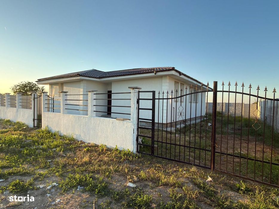 Casa individuala - 4 camere - 3 bai - Teren 369mp